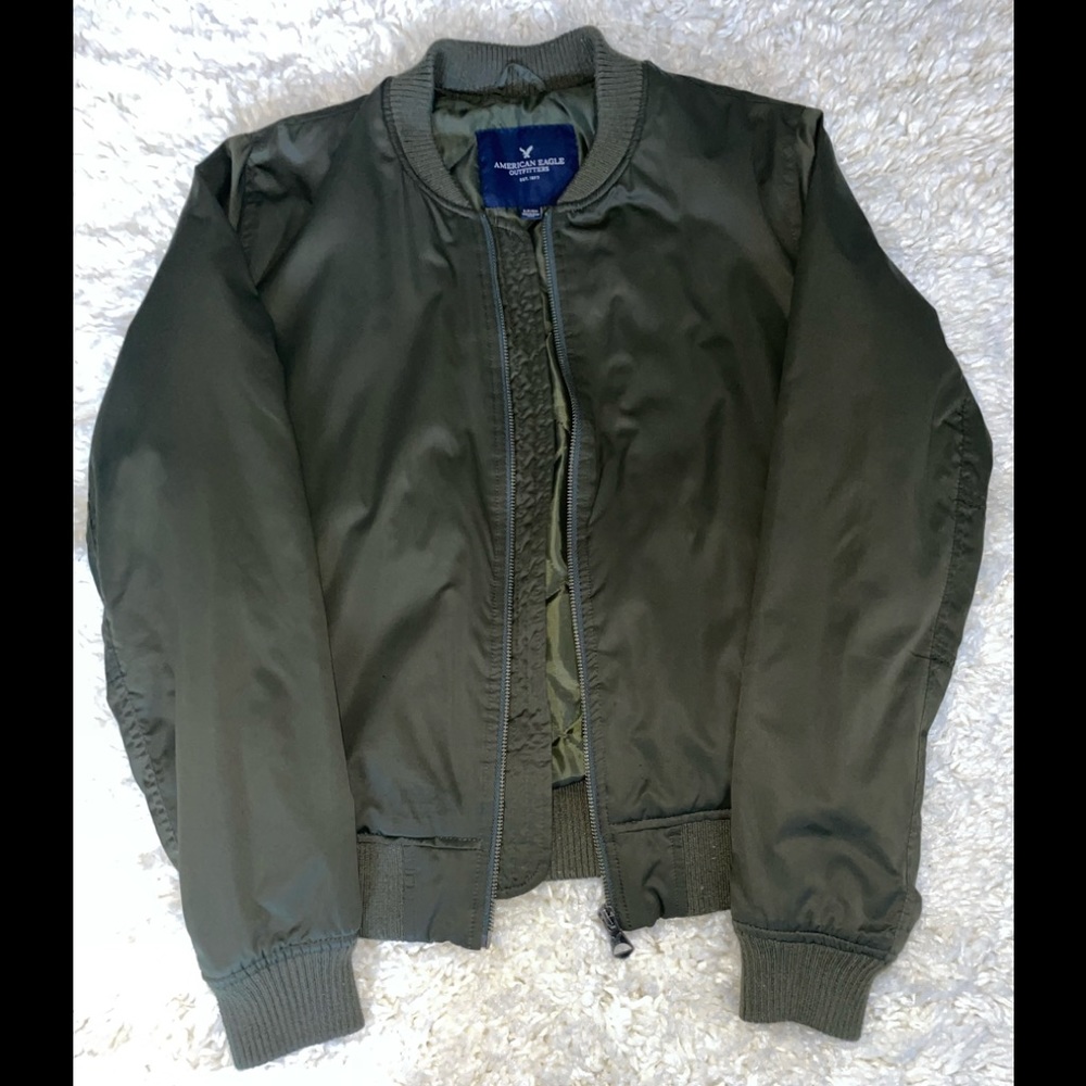American Eagle 🦅 Olive Green Bomber Jacket.